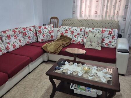 Apartament 1+1 me qera prane Qsut tek Spitali Amerikan 2