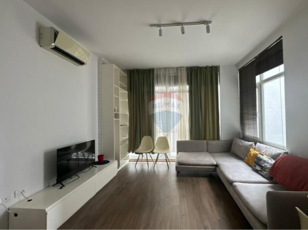 Appartamento in affitto 1+1 presso il Comune di Parigi