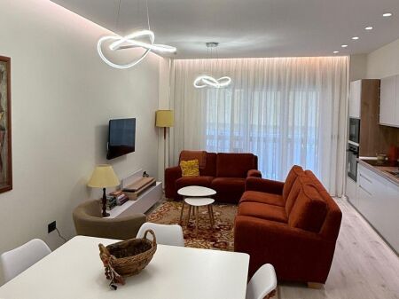 🏡 Apartament 1+1 me Qira – Zona e Liceut (pranë RTSH-së)