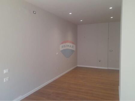 Zyrë - Për Qira - Rruga Liman Kaba, Tiranë