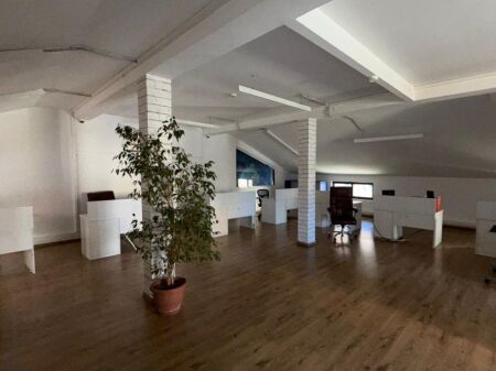 UFFICIO IN AFFITTO – VIA SAMI FRASHËRI, 311m² + PARCHEGGIO – €3000/mese