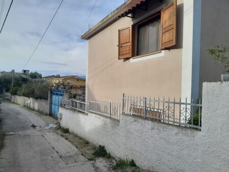 Shtepi private me oborr Vlore