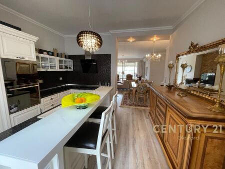 Jepet me qira apartament 3+1+2 tek Rezidenca Kodra e Diellit 2