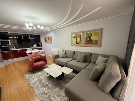 AFFITTASI APPARTAMENTO 2+1+2 VICINO ALL'AMBASCIATA AMERICANA, TIRANA!