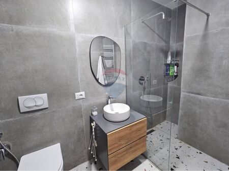 Garsionere per qira tek Sheshi Wilson!