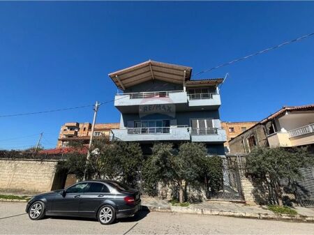 🏡 Vilë 3-Katëshe për Shitje – Llakatund, Vlorë