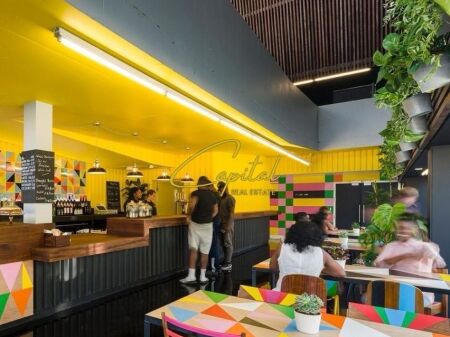 AMBIENT BIZNESI ME QIRA 145 M2 QENDER 400.000 LEKE