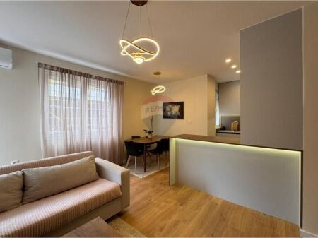 SHESIM APARTAMENT KOMOD LIQENI I THATE!