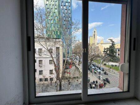 JAPIM ME QIRA APARTAMENT 3+1 PER ZYRA PRANE TAIWANIT !