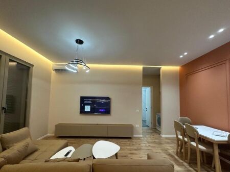 Affittiamo un appartamento 2+1 appena arredato vicino al Nuovo Bazaar!