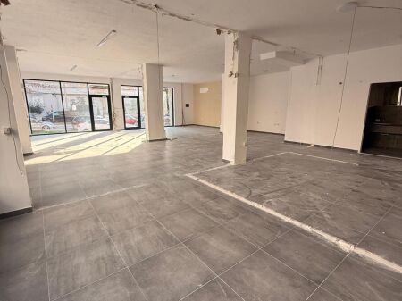 LOCALE COMMERCIALE IN AFFITTO PRIMA STAZIONE SPIAGGIA, DURAZZO