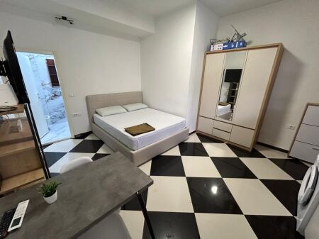 🏠 Monolocale in affitto  📍 Indirizzo: Ex Parco, di fronte a Deliorgji – Tirana💰 Prezzo: 35.000 lekë / mese
