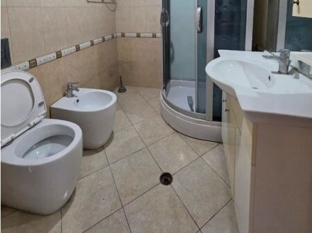 In vendita, Appartamento 2+1+2, Unaza e Re, Tirane.