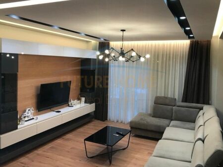 Affitto, Appartamento 2+1, Libri Universitar, Tirana