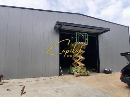 MAGAZZINO IN AFFITTO 650 M2 VIA ARBRIT 2000 EURO