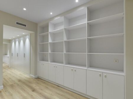 NEGOZIO IN AFFITTO 50 M2 VIA BARDHYL 75.000 LEKE