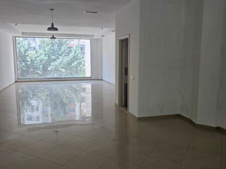 Ambjent biznesi, Perballe Delijorgjit!