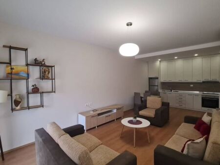 Apartament 1+1 + parkim me qira ne Don Bosko