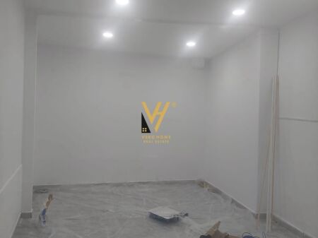 AFFITTASI NEGOZIO 50 M2 A SELITE 35.000 LEKE