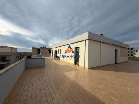 SHITET PENTHOUSE 2+1+2 VERANDA "VLORE, RRUGA TRANSBALLKANIKE" 199.999 EURO