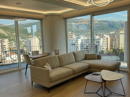 Apartament 2+1+ post parkimi ne shitje ne Vlore, prane Skeles.