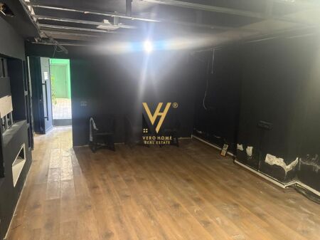 LOCALE COMMERCIALE DI 70 M2 IN AFFITTO PRESSO IL COMUNE DI PARIGI 600 EURO