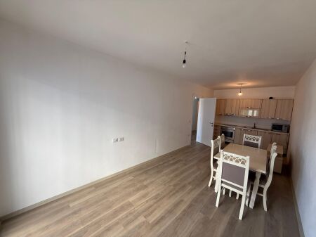 📣 RENT Apartment 1+1 With Storage 📍 Kombinat ✨  🏢 New Building 🪜 2nd Floor (With Elevator) 📐 Area 98 m2 🛋️ Partially Furnished  💶 Price 35,000 Leke/Month