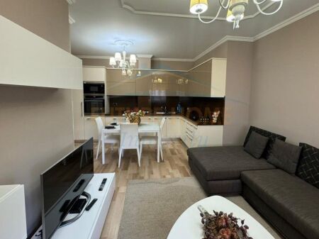 Affitto, Appartamento 2+1, Ex Mercato Elettrico, Tirana.