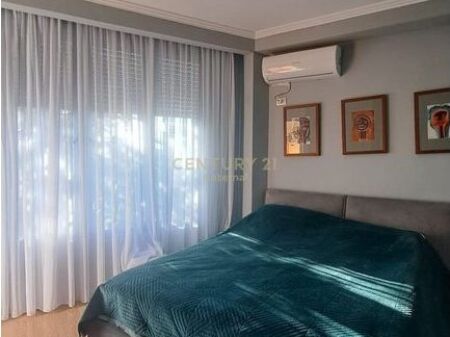 Apartment 2+2 for sale near the Parliament, Tirana.