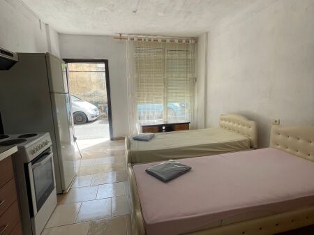 Monolocale in affitto con posto auto incluso, in Myslym Shyr 27.000 lek