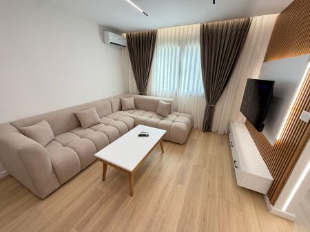 🏡 Apartment 1+1 for Sale – Super Investment  📍 21 Dhjetori, former Park – Ndre Mjeda Street 🏢 Existing building, 1st floor (no elevator) 📐 59 m² net in the registry  ✨ Fully furnished and completely renovated apartment, with modern furniture and high quality. Very functional layout and natural lighting.  💳 Purchase option with credit  💰 Price: 148 Million leke