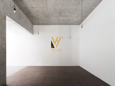 LOCALE COMMERCIALE DI 58 M2 IN AFFITTO AL MERCATO ELETTRICO 600 EURO