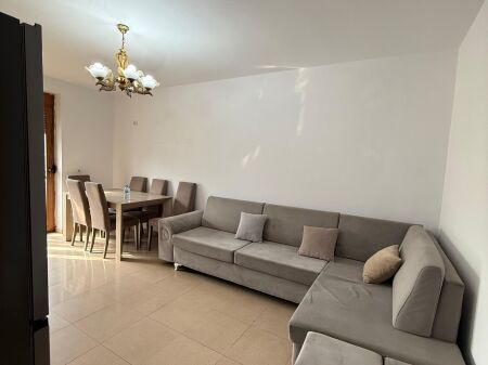 🏠IN AFFITTO Appartamento 2+1 📍Vasil Shanto 🏷️Prezzo: 65.000 Leke/mese