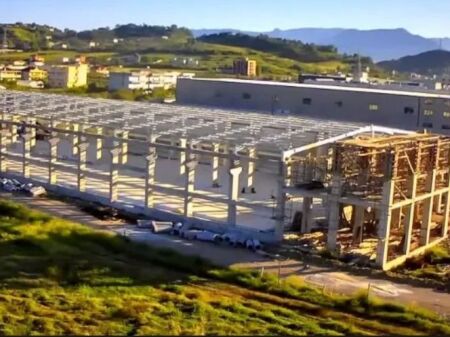 MAGAZZINO IN AFFITTO 4400 M2 PRUSH 20.000 EURO FH-58542