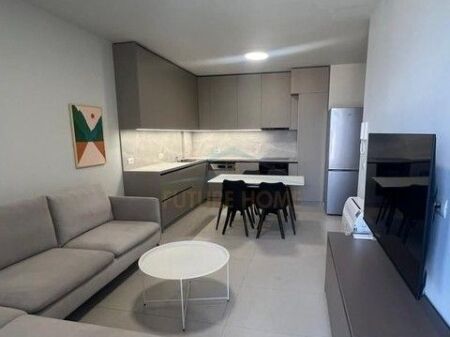 Affitto, Appartamento 1+1+Posto Auto, Ex Dogana, Tirana.