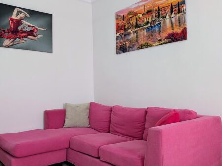 Jepet me qera gazoniere 1+1 rruga kavajes mobiluar 450 eu