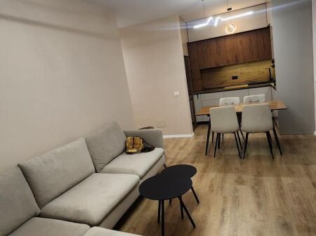 🏢 Apartament me qira – 📍Univers City 💶 550€ / muaj (i diskutueshëm)
