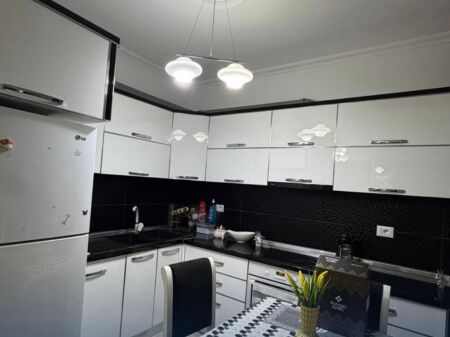 VENDESI APPARTAMENTO 2+1 A YZBERISHT