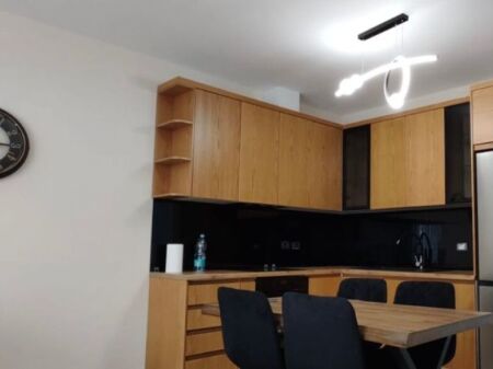 Apartament 1+1 me qira tek Stacioni i Trenit