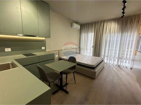 Shitet apartament tek Usluga