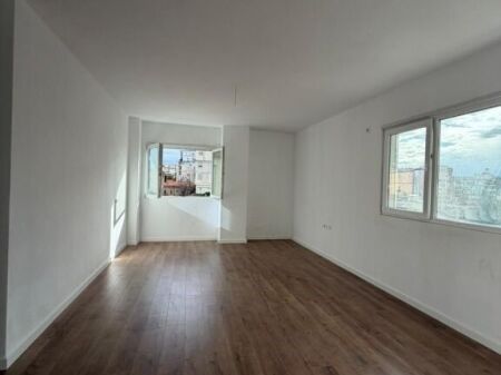 🏠 Appartamento 3+1 con 2 Bagni in Vendita – Nuovo Mercato-2500euro/m2