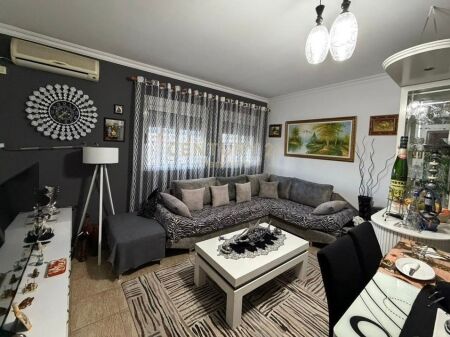 APARTAMENT 2+1 NE RRUGE KAVAJES!