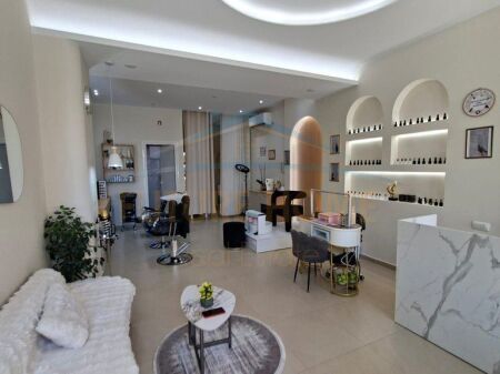 Qira, Ambient Biznesi, Rruga e Kavajës, prane Square 21