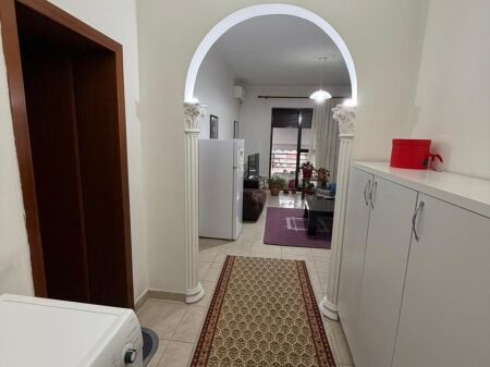 Apartment 1+1 for rent near the Ministry of Foreign Affairs. 450 ALL per month