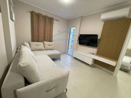 Qera, Apartament 1+1+Post Parkimi, Kompleksi Univers City, Tiranë.