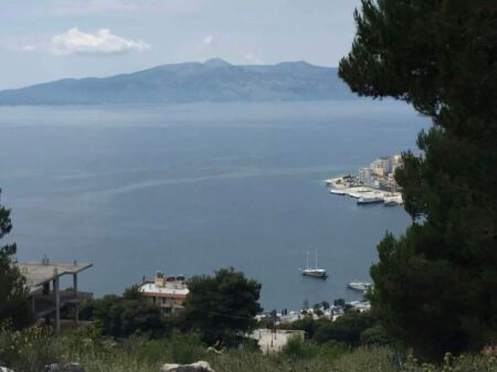 SHITET TRUALL NE SARANDE 440 M2