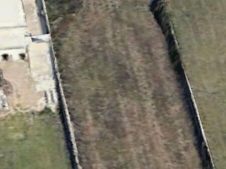 Shitet toke ne rrugen Nacionale " Kamez- Fushe Kruje"