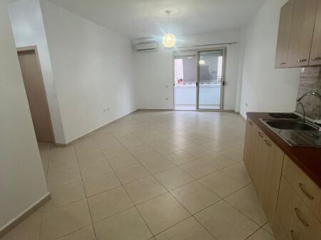 Apartament për qera
