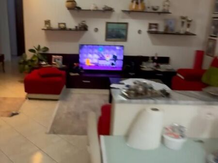 Shitet apartament 3+1