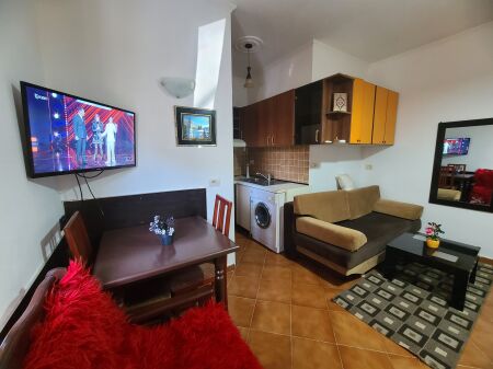 Super ambjent 5 min nga bulevardi I Ri I kometuar me te gjitha and wifi